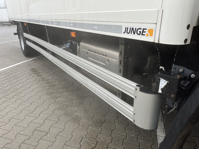 Camión caja cerrada DAF CF 260 FA / 18 Ton / 166 dkm / Box 7.5 m / Laadklep / APK 05-25: foto 17