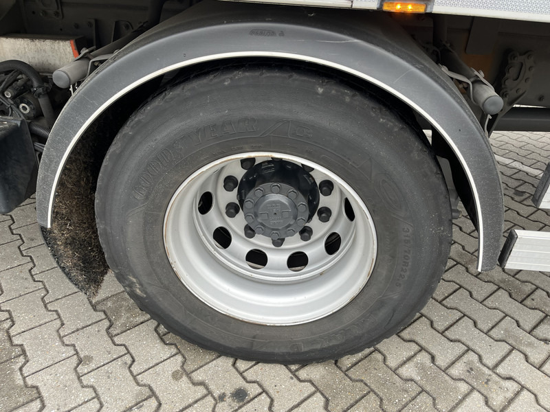 Leasing de DAF CF 260 FA / Carrier Koeler - 30 gr / Chereau Frigobox / Laadklep 2000 kg DAF CF 260 FA / Carrier Koeler - 30 gr / Chereau Frigobox / Laadklep 2000 kg: foto 19