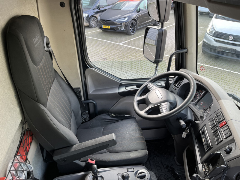 DAF LF 180 FA Euro 6 / 12 Ton / 400 dkm / Box / Laadklep - Camión caja cerrada: foto 3 DAF LF 180 FA Euro 6 / 12 Ton / 400 dkm / Box / Laadklep - Camión caja cerrada: foto 3