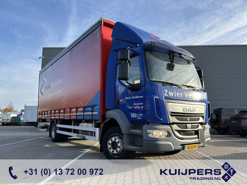 DAF LF 210 FA / 12 Ton / 557 dlm / Curtainside / Loadlift / APK TUV 05-26 - Camión lona: foto 1 DAF LF 210 FA / 12 Ton / 557 dlm / Curtainside / Loadlift / APK TUV 05-26 - Camión lona: foto 1