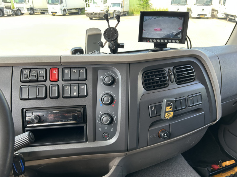 DAF LF 310 FA / Effer 175.2/3s Crane / 728 dkm / Flat Bed / APK TUV 10-25 - Camión grúa: foto 5 DAF LF 310 FA / Effer 175.2/3s Crane / 728 dkm / Flat Bed / APK TUV 10-25 - Camión grúa: foto 5