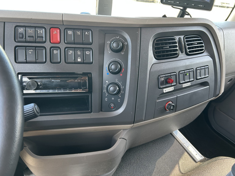 DAF LF 320 FA / Effer 175.2/c3s Crane / 363 dkm / Plateau - Camión grúa: foto 5 DAF LF 320 FA / Effer 175.2/c3s Crane / 363 dkm / Plateau - Camión grúa: foto 5