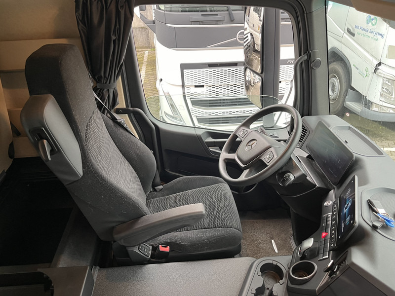 Mercedes-Benz Actros 2127 / Schuifzeil Box / Laadklep / APK 07-25 - Camión lona: foto 3 Mercedes-Benz Actros 2127 / Schuifzeil Box / Laadklep / APK 07-25 - Camión lona: foto 3