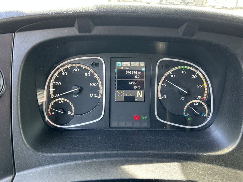 Mercedes-Benz Atego 818 / 8 Ton / 676 dkm / Box / Laadklep / APK TUV 03-26 - Camión caja cerrada: foto 4 Mercedes-Benz Atego 818 / 8 Ton / 676 dkm / Box / Laadklep / APK TUV 03-26 - Camión caja cerrada: foto 4