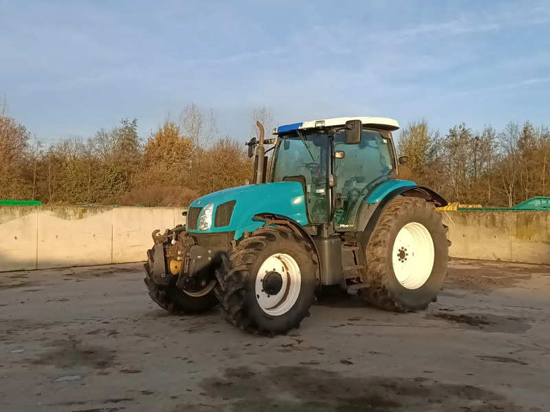 New Holland TS135A TS135A - Tractor: foto 1 New Holland TS135A TS135A - Tractor: foto 1