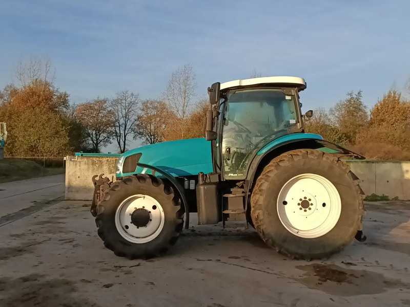 New Holland TS135A TS135A - Tractor: foto 4 New Holland TS135A TS135A - Tractor: foto 4