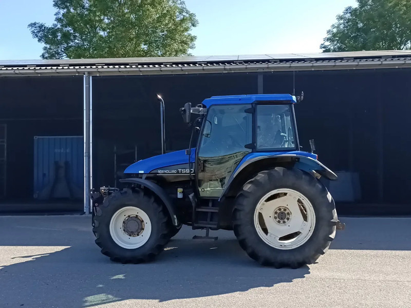 New Holland TS90 TS90 - Tractor: foto 2 New Holland TS90 TS90 - Tractor: foto 2