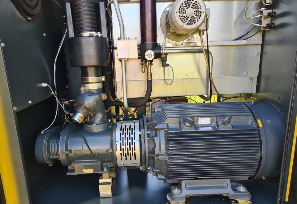 KOMPRESOR ŚRUBOWY KAESER CSDX165 SFC 90Kw, 2012r - Compresor de aire: foto 5 KOMPRESOR ŚRUBOWY KAESER CSDX165 SFC 90Kw, 2012r - Compresor de aire: foto 5