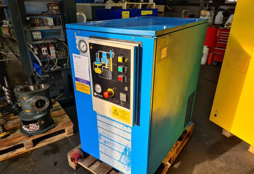 Kompresor śrubowy AIRPRESS, CECCATO 15 kw - Compresor de aire: foto 4 Kompresor śrubowy AIRPRESS, CECCATO 15 kw - Compresor de aire: foto 4