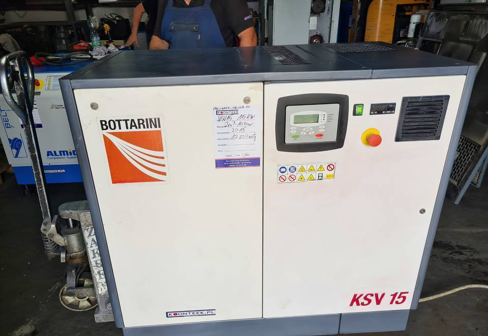 Kompresor śrubowy BOTTARINI KSV 15, 15 kw, 2015r - Compresor de aire: foto 1 Kompresor śrubowy BOTTARINI KSV 15, 15 kw, 2015r - Compresor de aire: foto 1