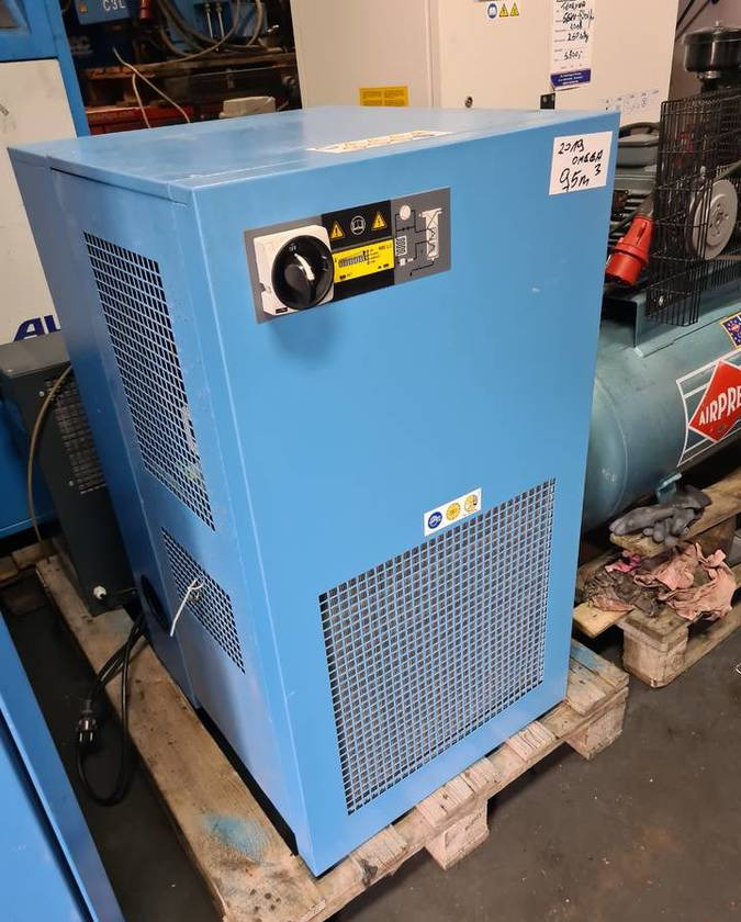 Osuszacz ziębniczy OMEGA  9,5 m3 - Compresor de aire: foto 2 Osuszacz ziębniczy OMEGA  9,5 m3 - Compresor de aire: foto 2