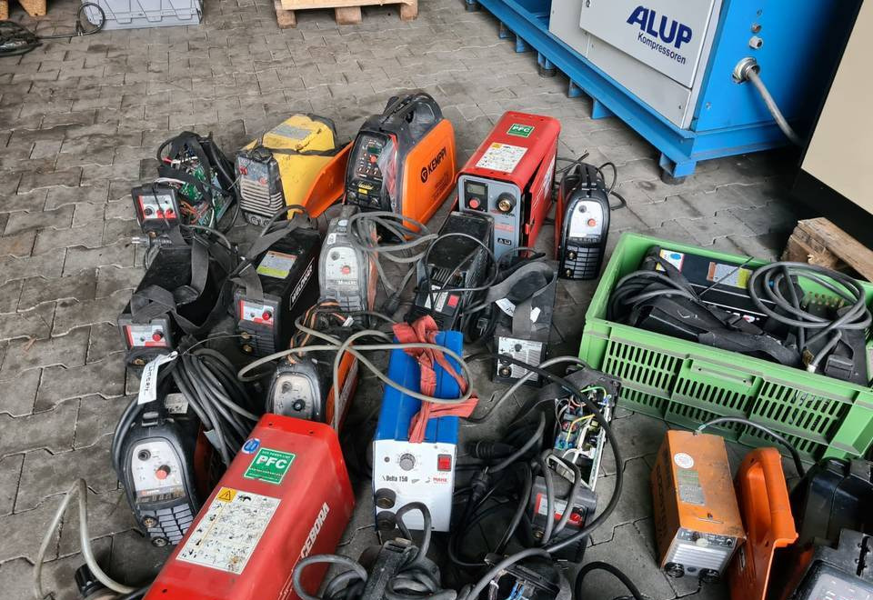 Spawarki invertorowe, używane, uszkodzone - Equipo de soldadura: foto 3 Spawarki invertorowe, używane, uszkodzone - Equipo de soldadura: foto 3