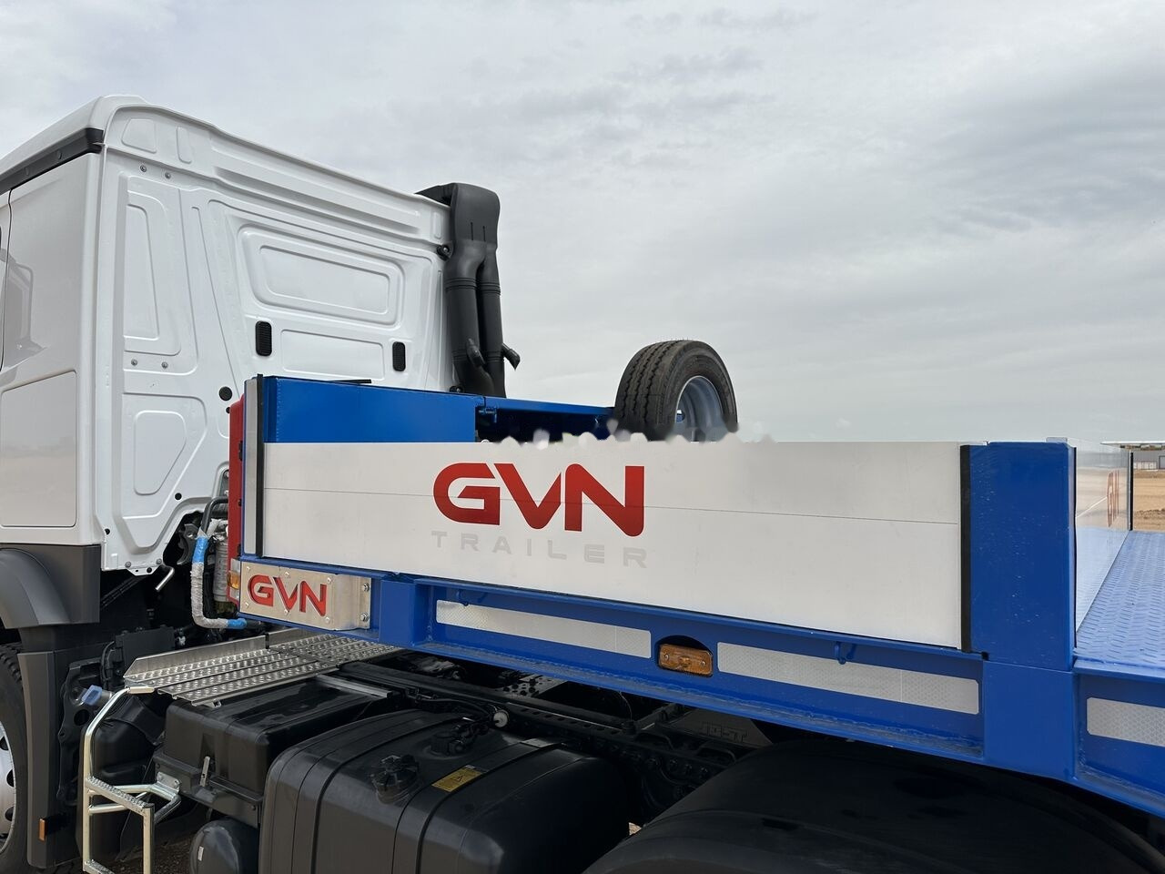 GVN Trailer 3 AXLE LOWBED - Semirremolque góndola rebajadas: foto 5 GVN Trailer 3 AXLE LOWBED - Semirremolque góndola rebajadas: foto 5