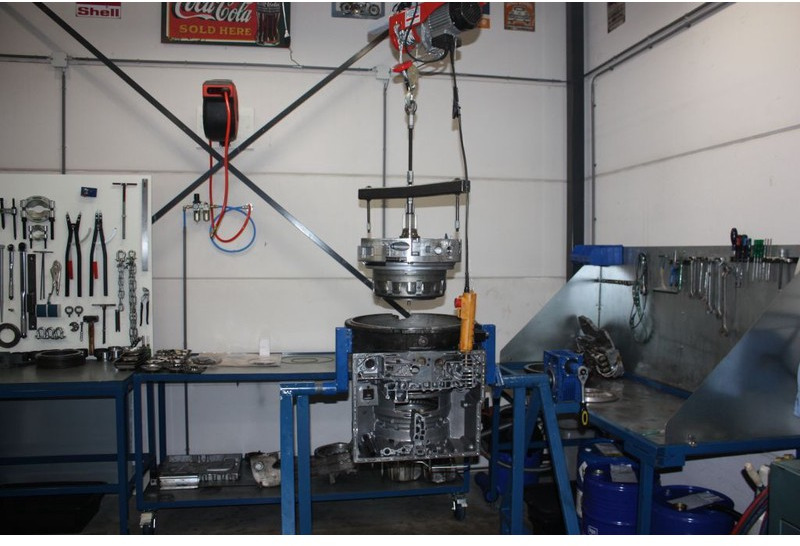 ZF 5HP502C, 5HP592C, 5HP602C, 5HP504C, 5HP594C, 5HP604C - Caja de cambios: foto 2 ZF 5HP502C, 5HP592C, 5HP602C, 5HP504C, 5HP594C, 5HP604C - Caja de cambios: foto 2