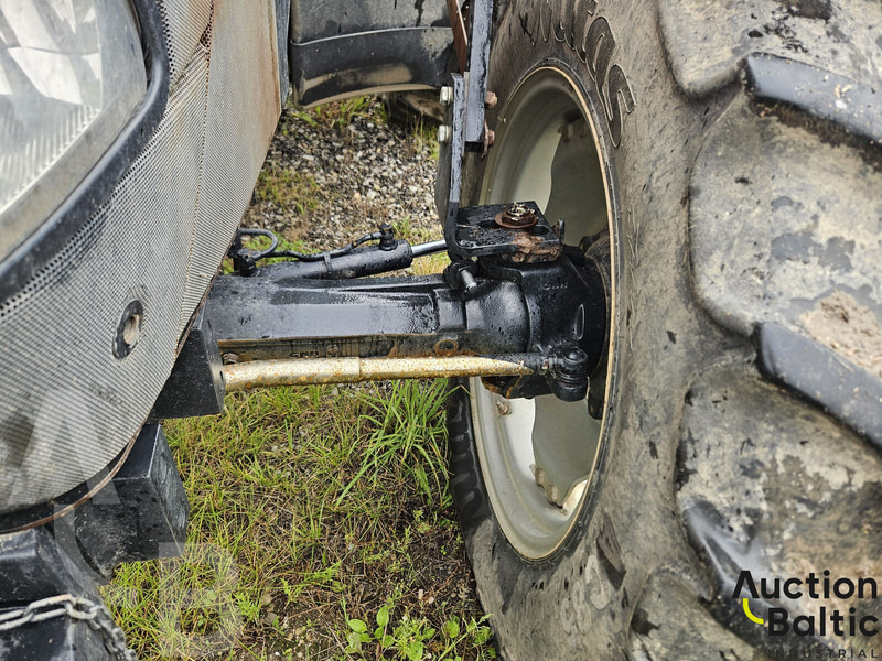 Tractor Case IH Farmall 105 A: foto 15