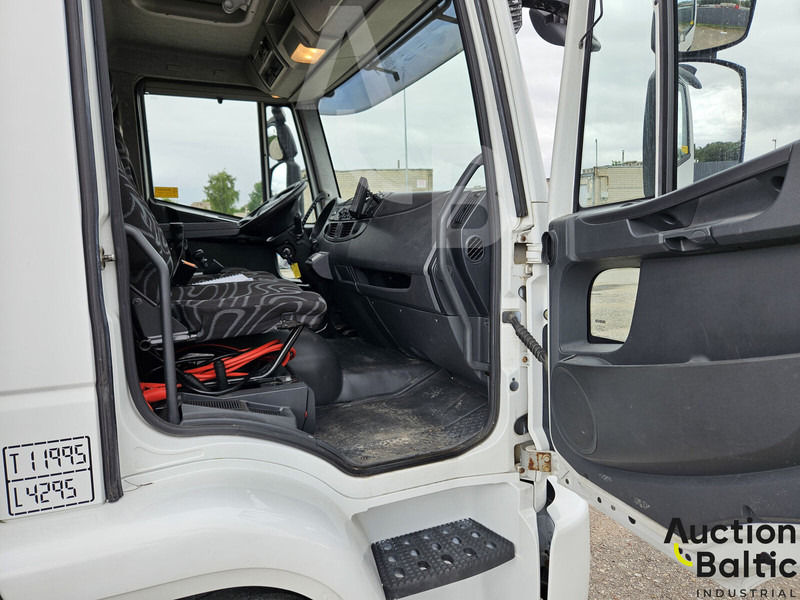 Iveco Euro Cargo 120E 25 - Camión frigorífico: foto 5 Iveco Euro Cargo 120E 25 - Camión frigorífico: foto 5