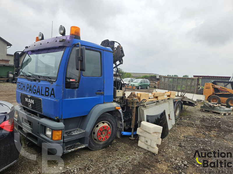 MAN 14.224 - Grua de remolque autos: foto 1 MAN 14.224 - Grua de remolque autos: foto 1