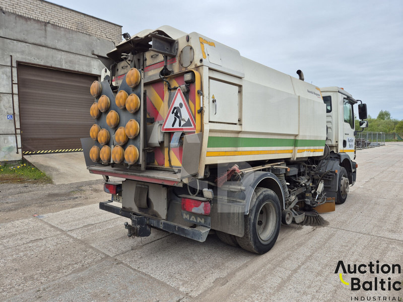 MAN TGM15.250 4X2 BL - Barredora vial: foto 3 MAN TGM15.250 4X2 BL - Barredora vial: foto 3