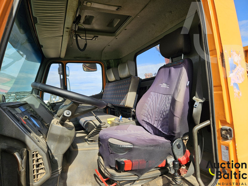 Camión volquete Mercedes-Benz 1820: foto 6