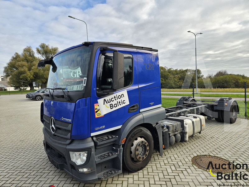 Mercedes-Benz Actros 1843 - Camión chasis: foto 3 Mercedes-Benz Actros 1843 - Camión chasis: foto 3