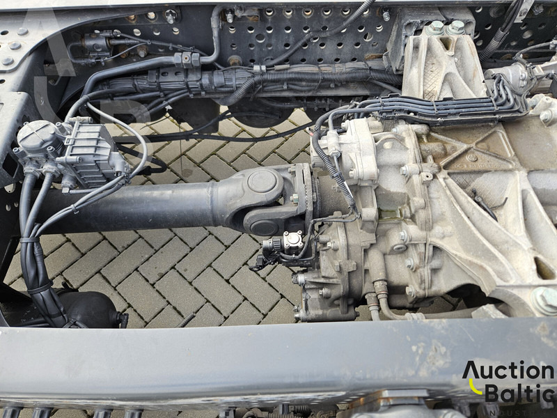 Camión chasis Mercedes-Benz Actros 1843: foto 18
