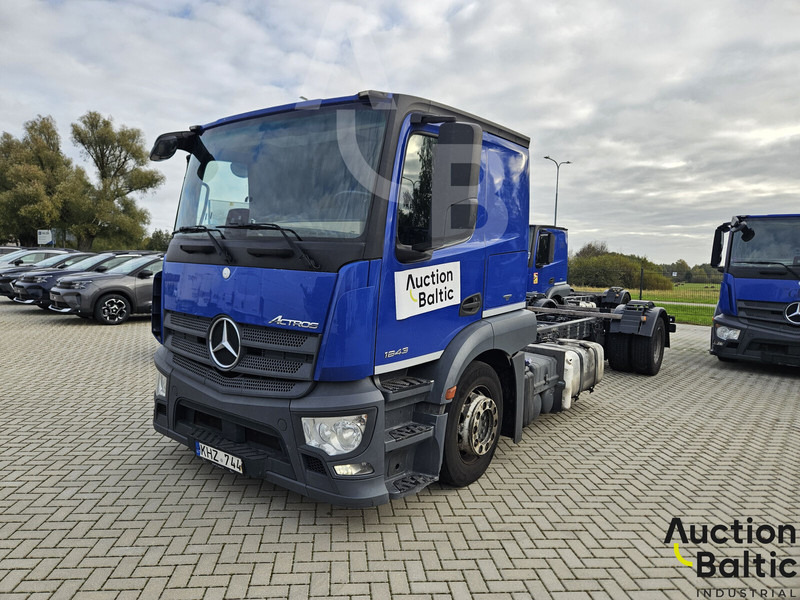 Mercedes-Benz Actros 1843 - Camión chasis: foto 1 Mercedes-Benz Actros 1843 - Camión chasis: foto 1