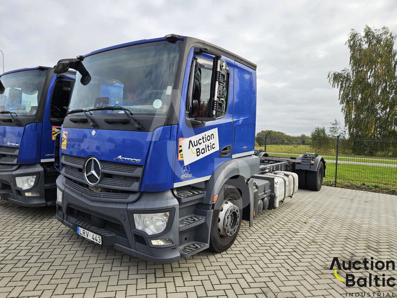 Mercedes-Benz Actros 1843 - Camión chasis: foto 1 Mercedes-Benz Actros 1843 - Camión chasis: foto 1