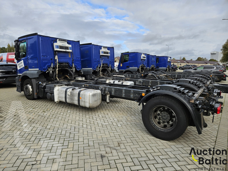 Mercedes-Benz Actros 1843 - Camión chasis: foto 3 Mercedes-Benz Actros 1843 - Camión chasis: foto 3