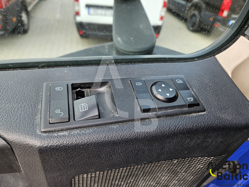 Camión chasis Mercedes-Benz Actros 1843: foto 12