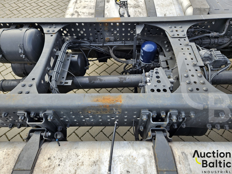 Camión chasis Mercedes-Benz Actros 1843: foto 10