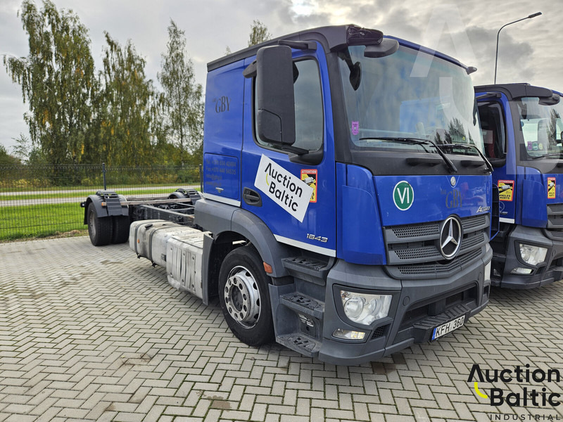 Mercedes-Benz Actros 1843 - Camión chasis: foto 1 Mercedes-Benz Actros 1843 - Camión chasis: foto 1