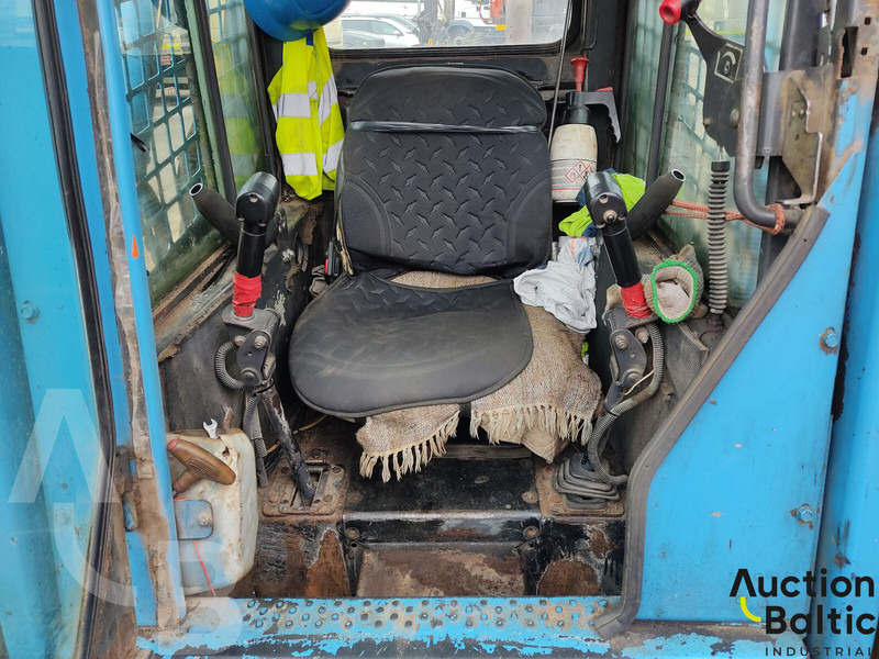 New Holland LS 185 B - Minicargadora: foto 5 New Holland LS 185 B - Minicargadora: foto 5