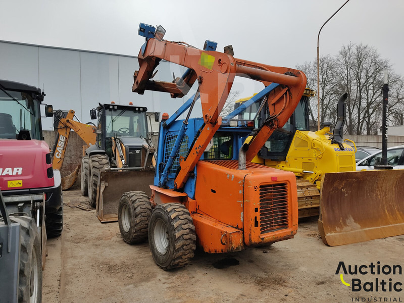 New Holland LS 185 B - Minicargadora: foto 3 New Holland LS 185 B - Minicargadora: foto 3