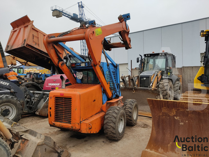 New Holland LS 185 B - Minicargadora: foto 4 New Holland LS 185 B - Minicargadora: foto 4