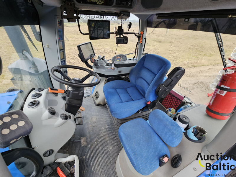 New Holland T 8.410 - Tractor: foto 4 New Holland T 8.410 - Tractor: foto 4