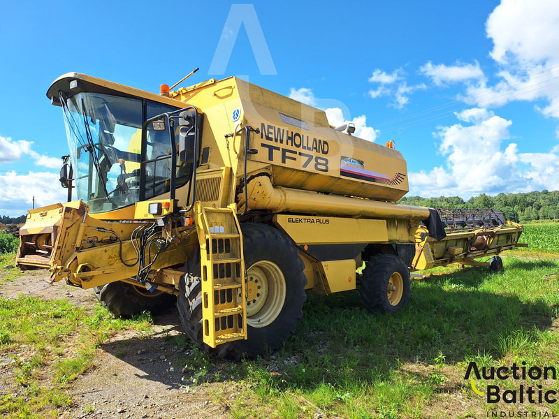 New Holland TF 78 - Cosechadora de granos: foto 1 New Holland TF 78 - Cosechadora de granos: foto 1