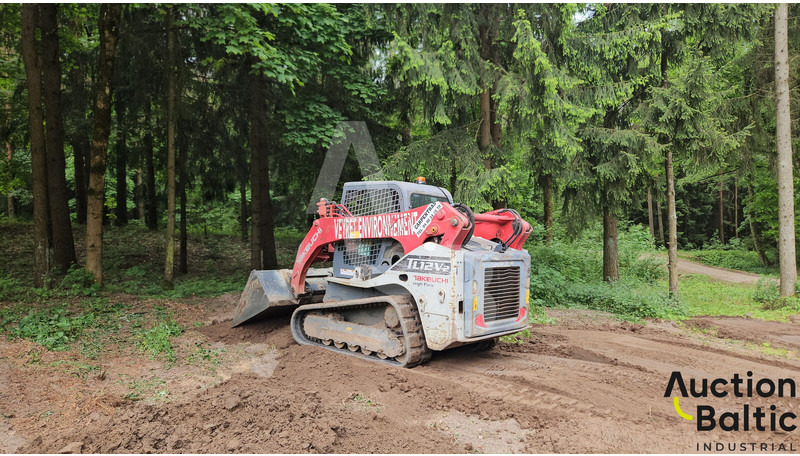 Takeuchi TL12V-2 - Cargadora de cadenas: foto 4 Takeuchi TL12V-2 - Cargadora de cadenas: foto 4