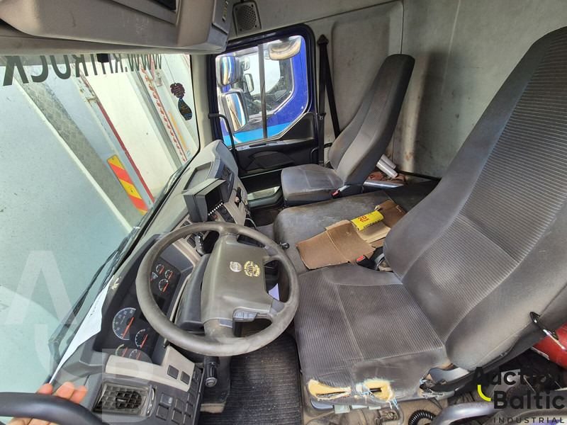 Volvo FL240 - Camión caja cerrada: foto 5 Volvo FL240 - Camión caja cerrada: foto 5