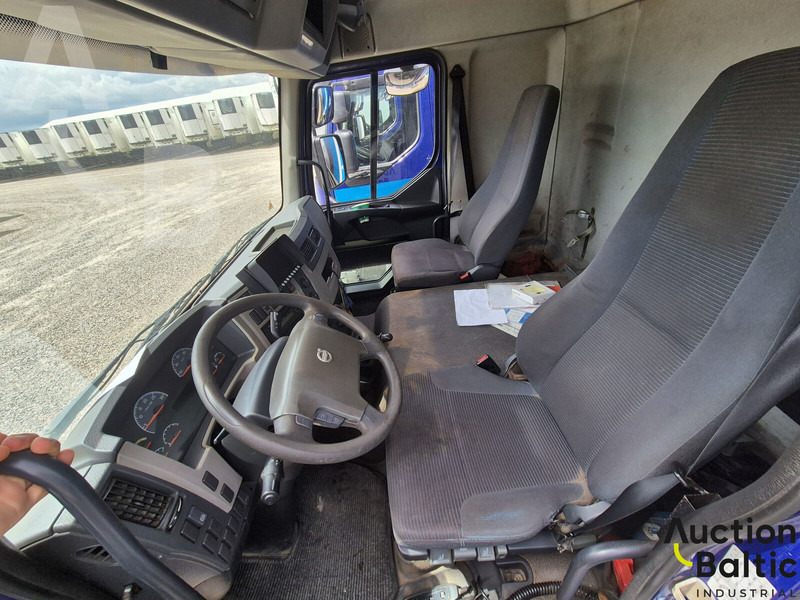 Volvo FL240 - Camión caja cerrada: foto 4 Volvo FL240 - Camión caja cerrada: foto 4