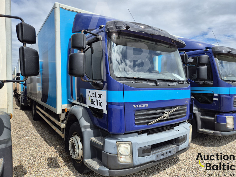 Volvo FL240 - Camión caja cerrada: foto 1 Volvo FL240 - Camión caja cerrada: foto 1