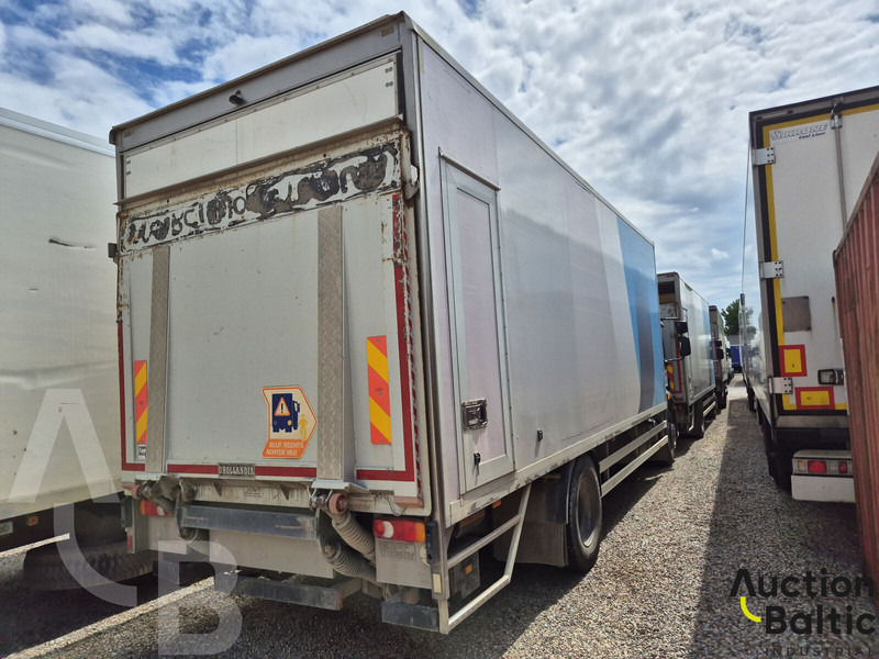 Volvo FL240 - Camión caja cerrada: foto 3 Volvo FL240 - Camión caja cerrada: foto 3