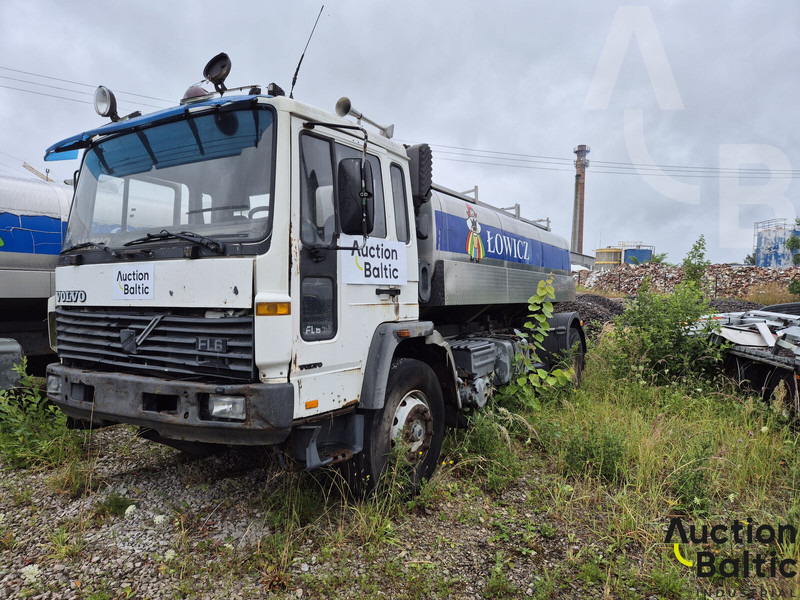Volvo FL6 - Camión cisterna: foto 1 Volvo FL6 - Camión cisterna: foto 1
