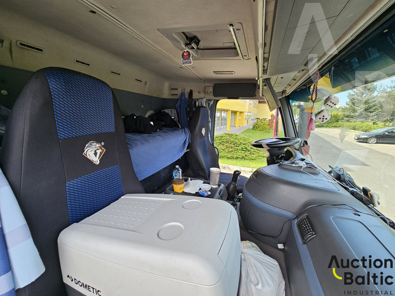 Volvo FM440 - Camión portavehículos: foto 5 Volvo FM440 - Camión portavehículos: foto 5