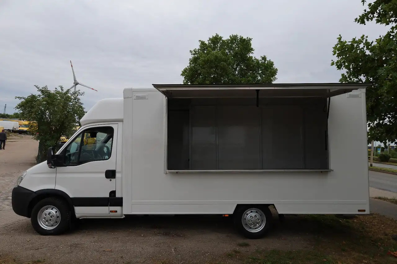 Iveco C30C/ FOODTRUCK/ Daily - Camión tienda: foto 2 Iveco C30C/ FOODTRUCK/ Daily - Camión tienda: foto 2
