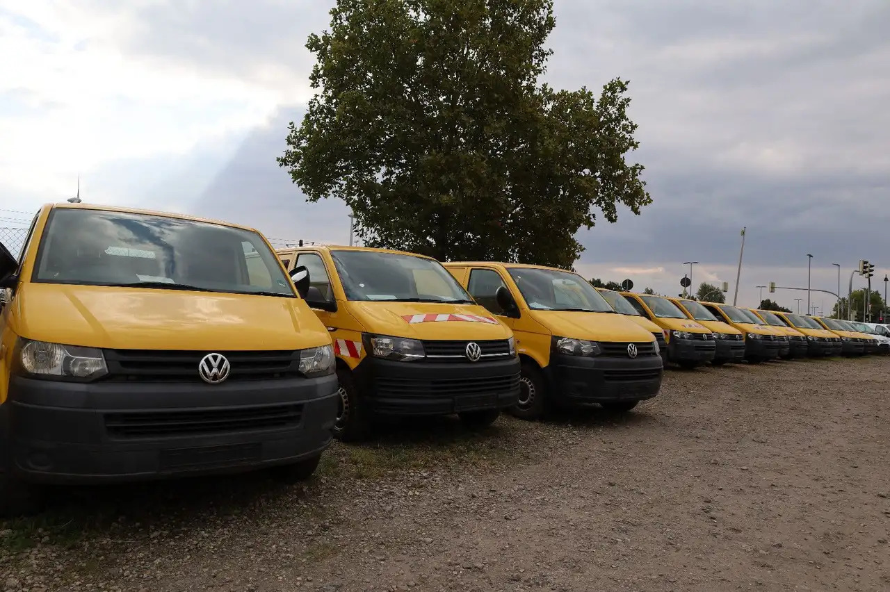 Volkswagen T5 Transporter/ 2.0 TDI/EU5/Werkstattfahrzeug - Furgón, Vehículo municipal: foto 1 Volkswagen T5 Transporter/ 2.0 TDI/EU5/Werkstattfahrzeug - Furgón, Vehículo municipal: foto 1