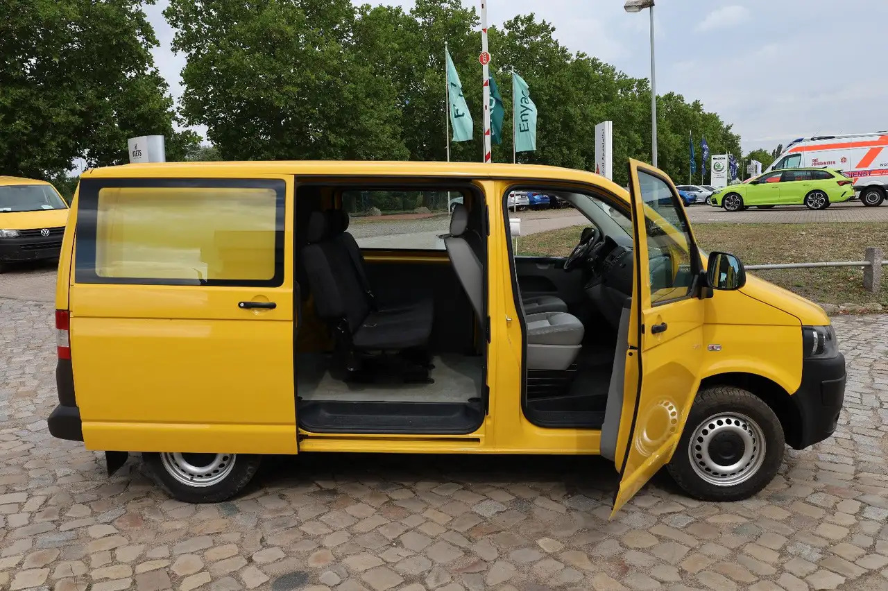 Volkswagen T5 Transporter Kasten-Kombi 2.0 TDI/EU5/5-Sitze - Coche: foto 2 Volkswagen T5 Transporter Kasten-Kombi 2.0 TDI/EU5/5-Sitze - Coche: foto 2