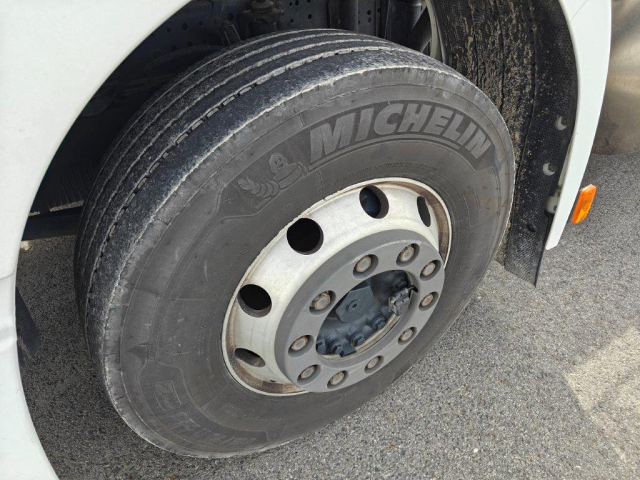 IVECO Stralis AS440S46T/PLNG Intarder Klima Luftfeder ZV - Cabeza tractora: foto 5 IVECO Stralis AS440S46T/PLNG Intarder Klima Luftfeder ZV - Cabeza tractora: foto 5