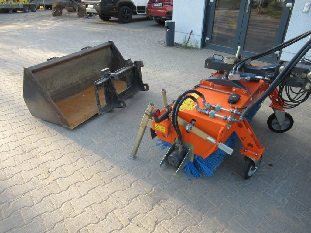 GiANT V452T X-Tra HD Kehrmaschine/Streuer - Cargadora de ruedas: foto 5 GiANT V452T X-Tra HD Kehrmaschine/Streuer - Cargadora de ruedas: foto 5