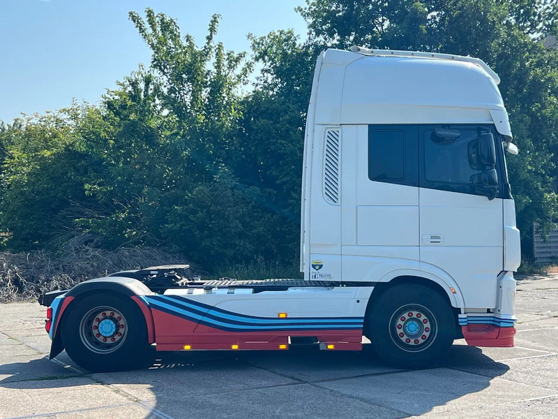 DAF XF 530 MARTINI RACING XF530 full options - Cabeza tractora: foto 5 DAF XF 530 MARTINI RACING XF530 full options - Cabeza tractora: foto 5