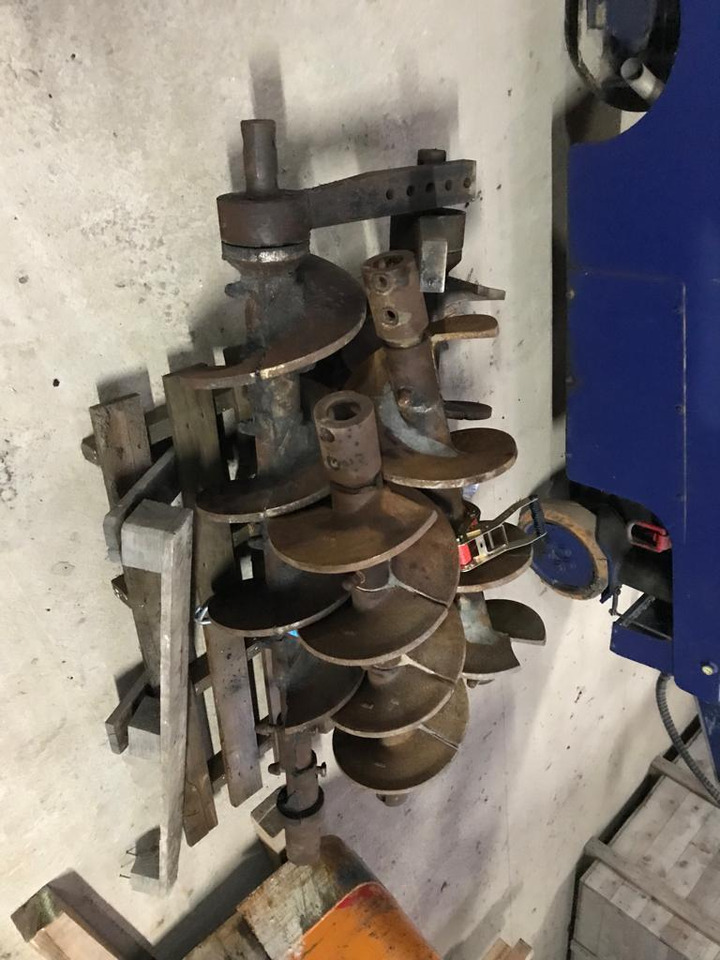 Pavimentadora de asfalto ABG TITAN 325 and runs and runs: foto 11